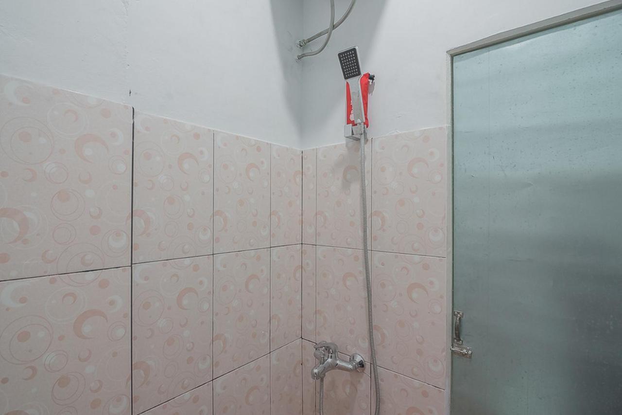 Hotel Reddoorz Near Rsud Dr Abdul Aziz Singkawang Exterior foto