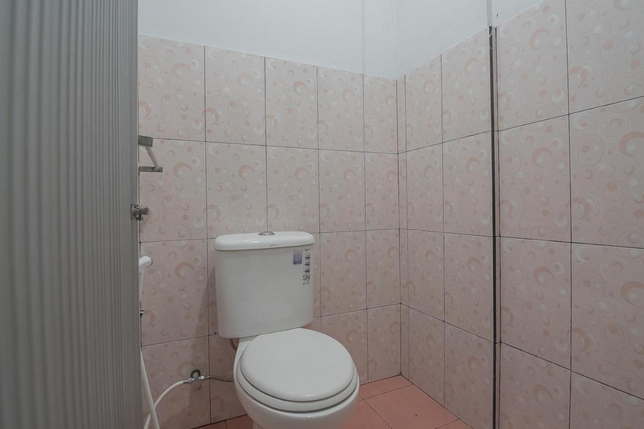 Hotel Reddoorz Near Rsud Dr Abdul Aziz Singkawang Exterior foto