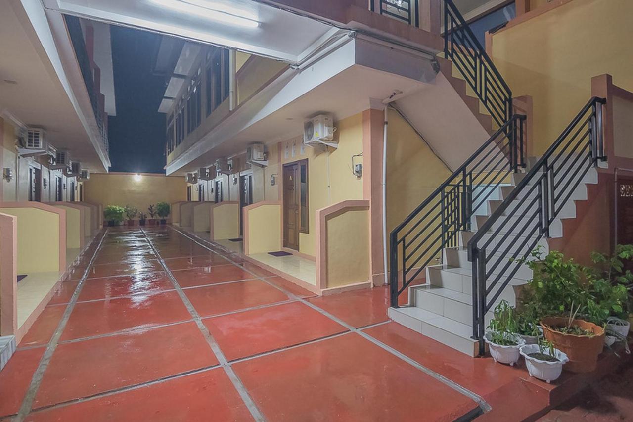 Hotel Reddoorz Near Rsud Dr Abdul Aziz Singkawang Exterior foto
