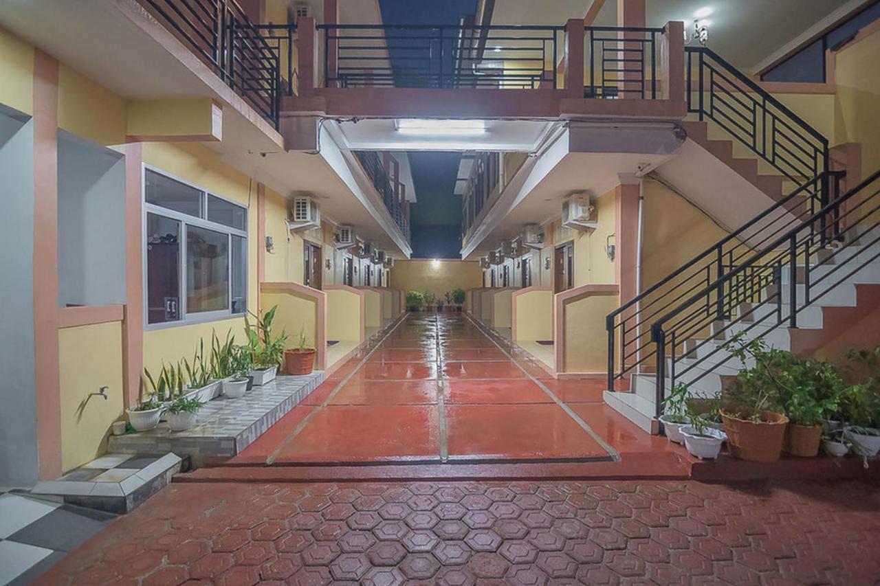 Hotel Reddoorz Near Rsud Dr Abdul Aziz Singkawang Exterior foto